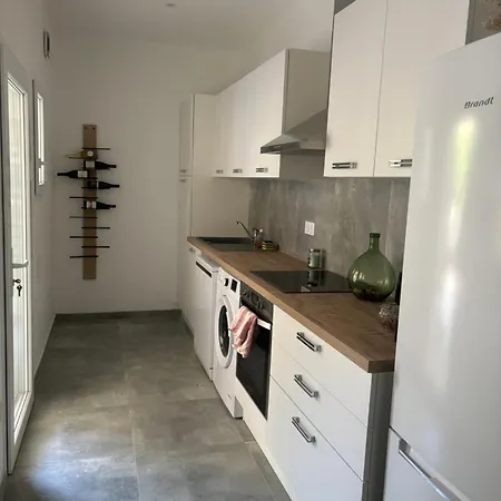 Cosy Avec Jacuzzi Apartment *