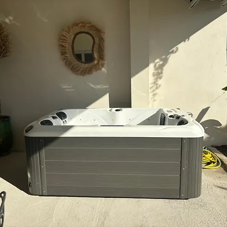 Cosy Avec Jacuzzi Apartmán